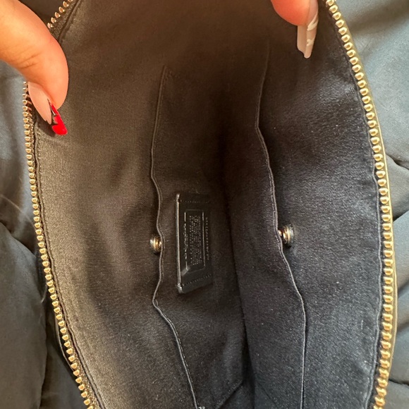 Lightly used Coach leather bag - Picture 3 of 3